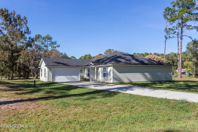 $369,000 | 102 Landmark Avenue, Satsuma, FL 32189