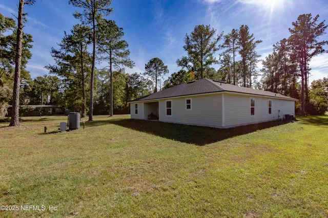 $369,000 | 102 Landmark Avenue, Satsuma, FL 32189