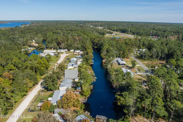 $369,000 | 102 Landmark Avenue, Satsuma, FL 32189