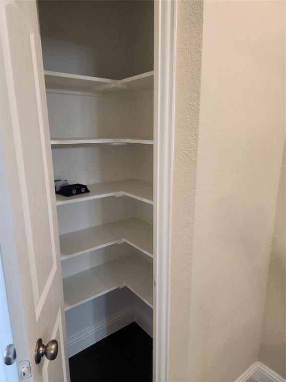 5720 Robbie Road Plano, TX 75024 - Photo 25 of 30 Linen closet