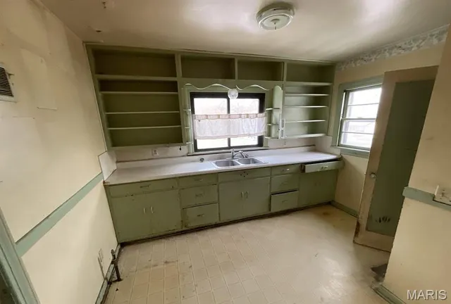 $39,900 | 1127 Putnam Street, Alton, IL 62002