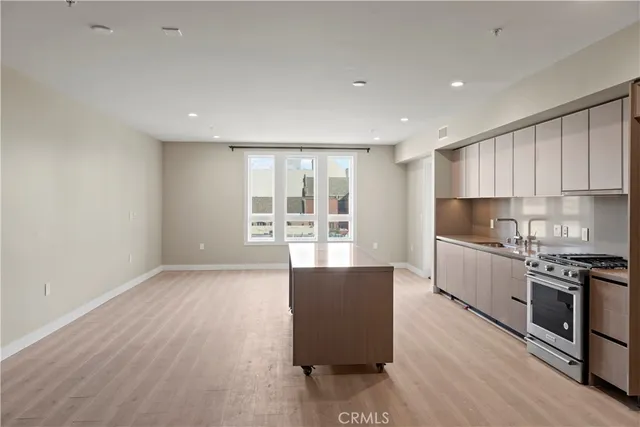 $4,350 | 39 South Los Robles Avenue, Unit 3006, Pasadena, CA 91101