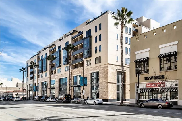 $4,350 | 39 South Los Robles Avenue, Unit 3006, Pasadena, CA 91101