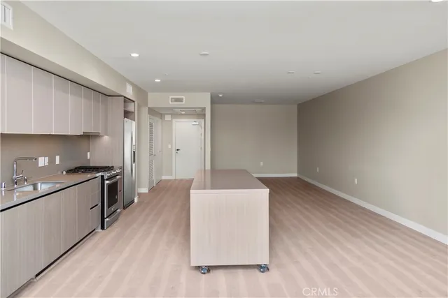 $4,350 | 39 South Los Robles Avenue, Unit 3006, Pasadena, CA 91101