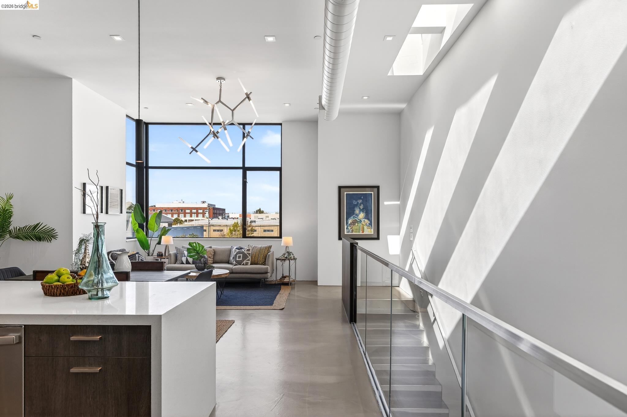 811 Folger Avenue Berkeley, CA 94710 - Photo 3 of 41