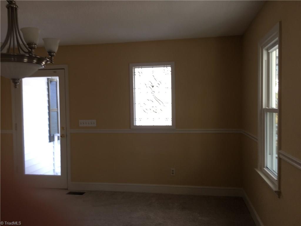 640 Kanoy Road Thomasville, NC 27360 - Photo 5 of 24 Dining Room