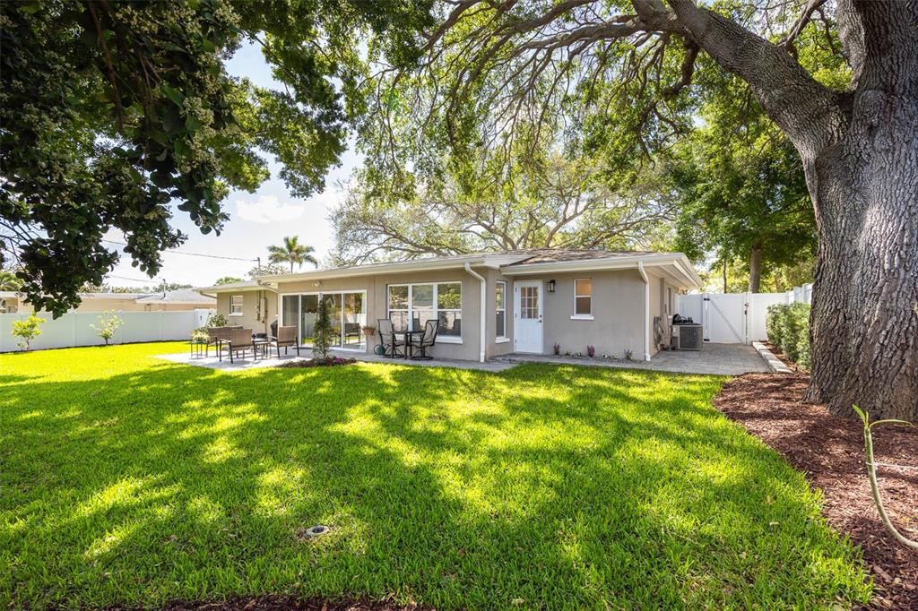 1218 Taylor Avenue Dunedin, FL 34698 - Photo 17 of 53