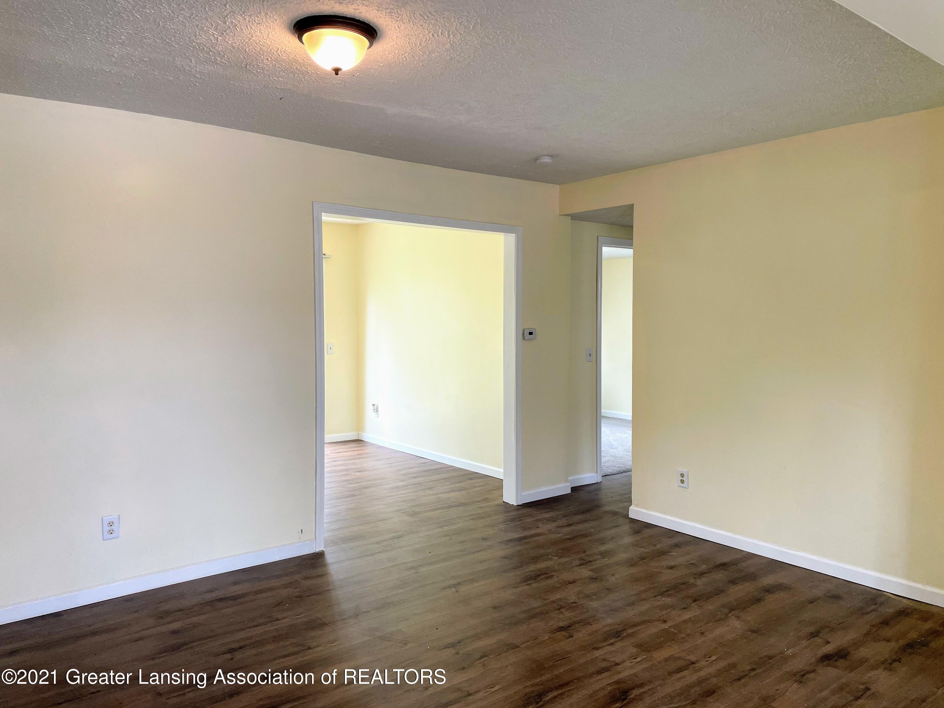 3213 West Jolly Road Lansing, MI 48911 - Photo 10 of 25 IMG_2156