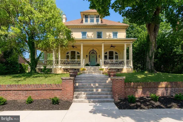 $650,000 | 1009 Oak Hill Avenue, Hagerstown, MD 21742