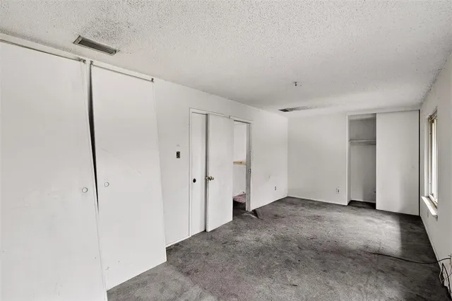 an empty room with a empty space