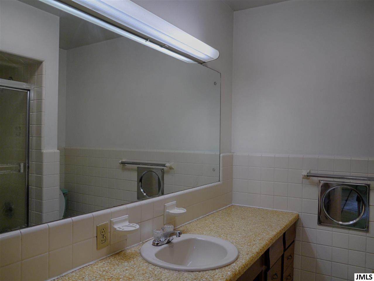 3800 Hendee Road Jackson, MI 49201 - Photo 16 of 33 Photo 16