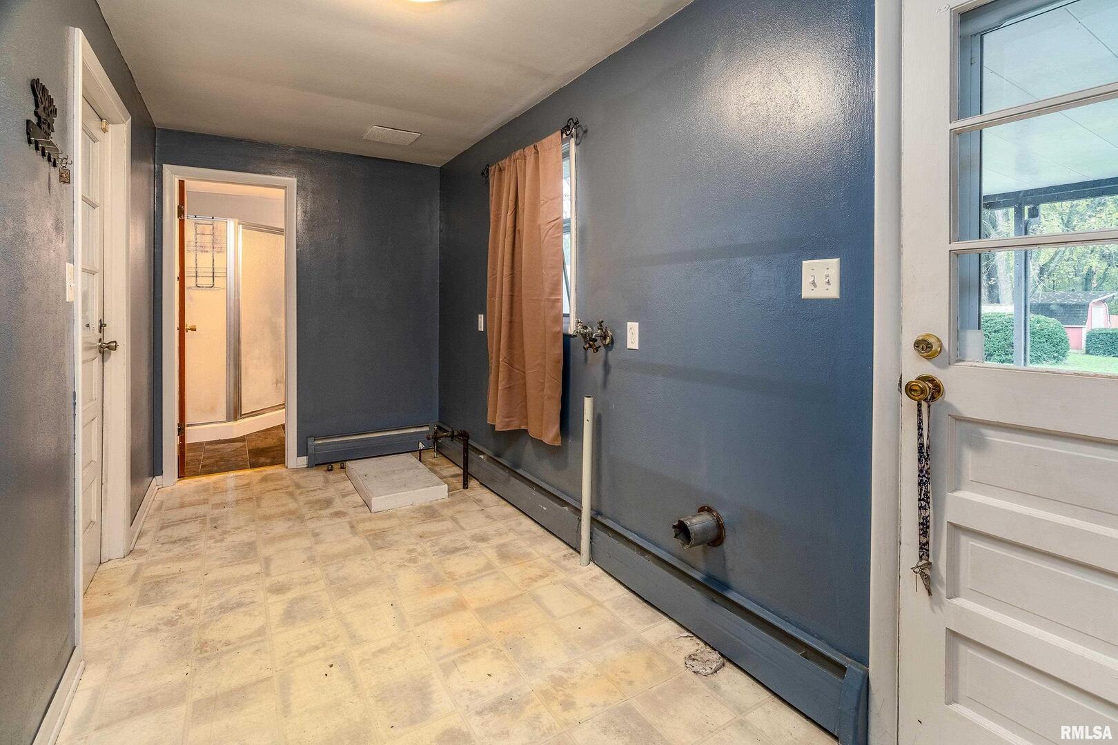 170 Melody Lane Murphysboro, IL 62966 - Photo 28 of 42 a view of empty room