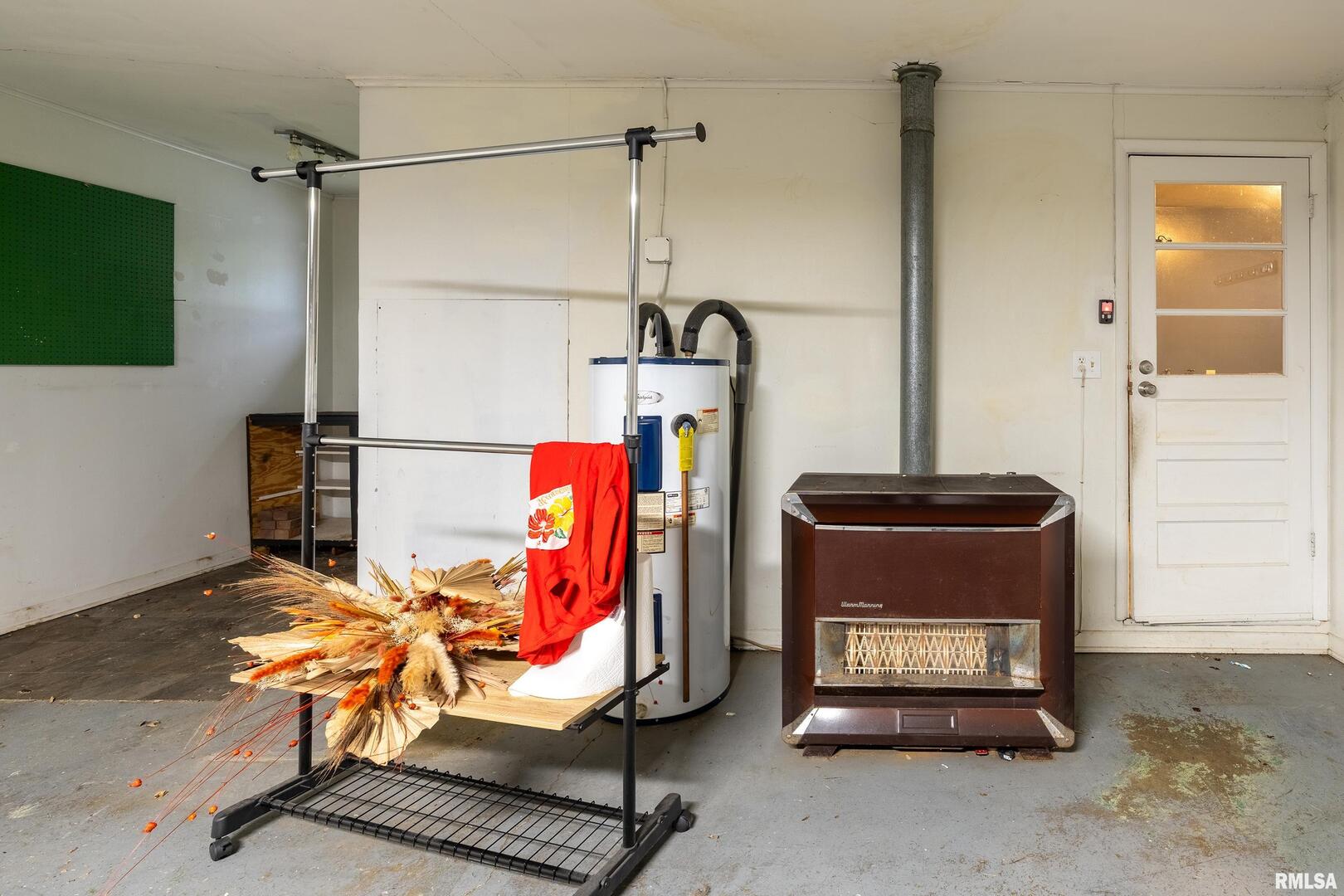 170 Melody Lane Murphysboro, IL 62966 - Photo 30 of 42 a view of a room with gym equipment
