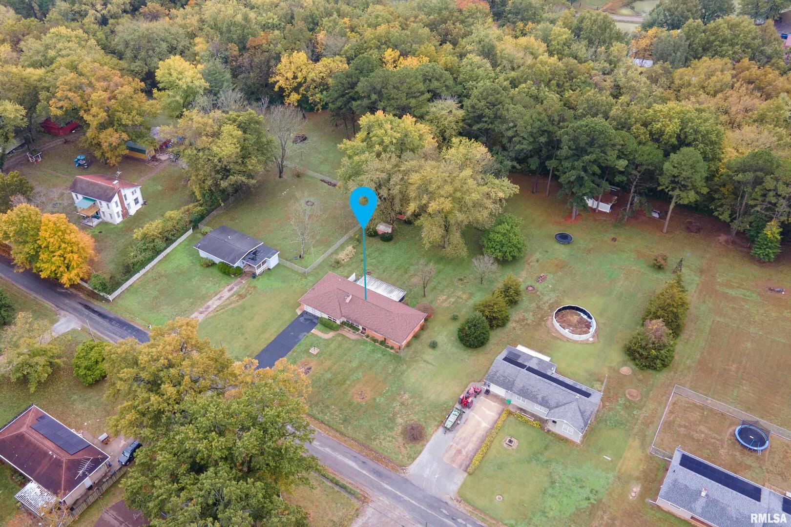 170 Melody Lane Murphysboro, IL 62966 - Photo 37 of 42 an aerial view of residential house with outdoor space and swimming pool