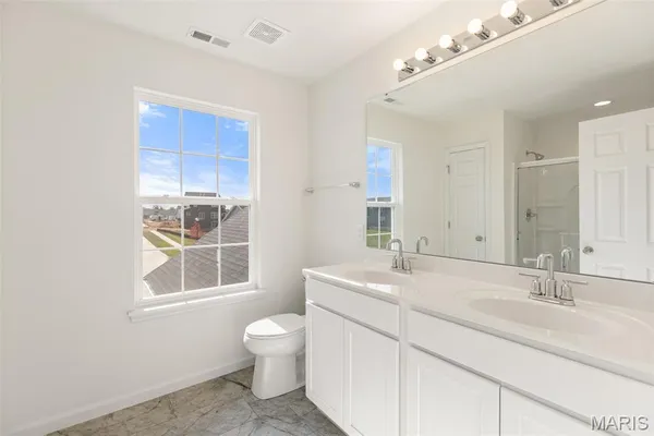 $419,987 | 1657 Winding Mdws Drive, Fenton, MO 63026