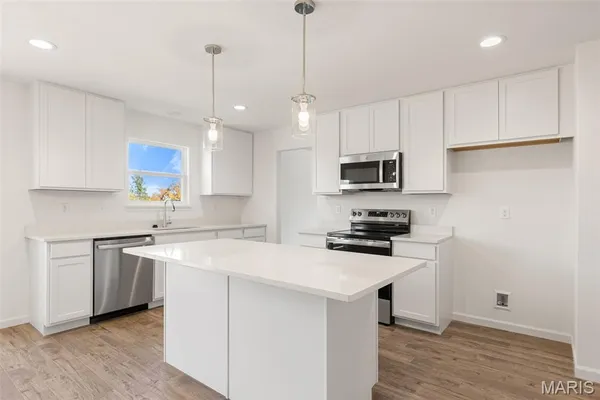 $419,987 | 1657 Winding Mdws Drive, Fenton, MO 63026