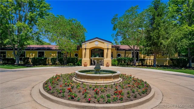 $4,000 | Bldg C-12 Bldg C-12 Via, Unit C12, Sunrise Beach, MO 65079