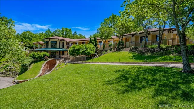 $4,000 | Bldg C-12 Bldg C-12 Via, Unit C12, Sunrise Beach, MO 65079