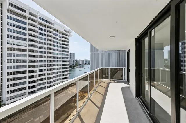 $1,349,000 | 9 Island Avenue, Unit 1209, Miami Beach, FL 33139