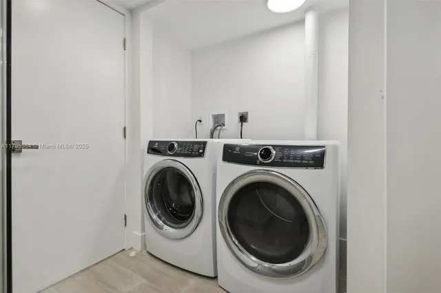 $1,349,000 | 9 Island Avenue, Unit 1209, Miami Beach, FL 33139