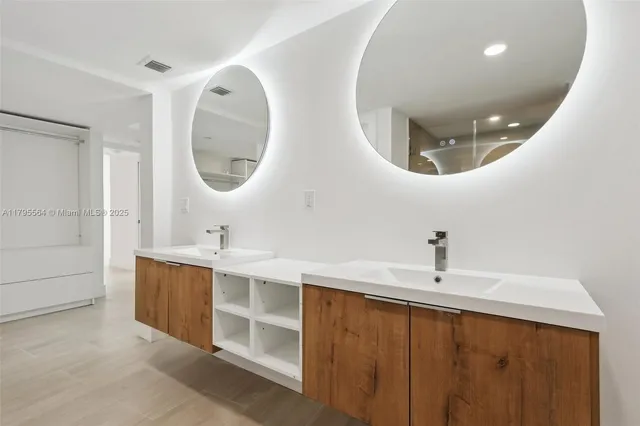 $1,349,000 | 9 Island Avenue, Unit 1209, Miami Beach, FL 33139