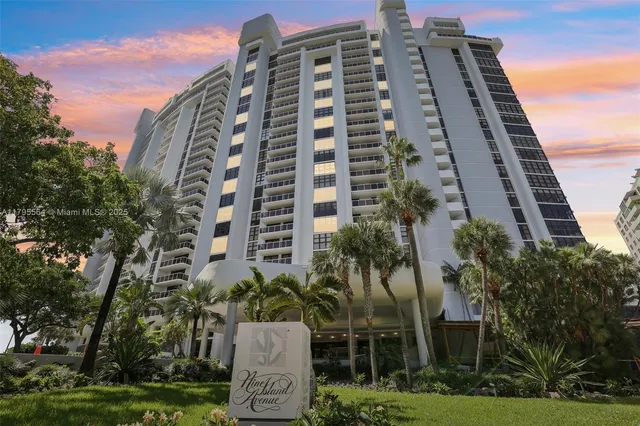 $1,349,000 | 9 Island Avenue, Unit 1209, Miami Beach, FL 33139