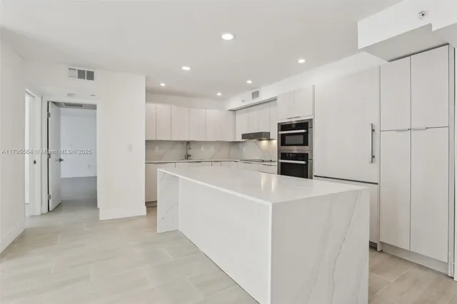 $1,349,000 | 9 Island Avenue, Unit 1209, Miami Beach, FL 33139