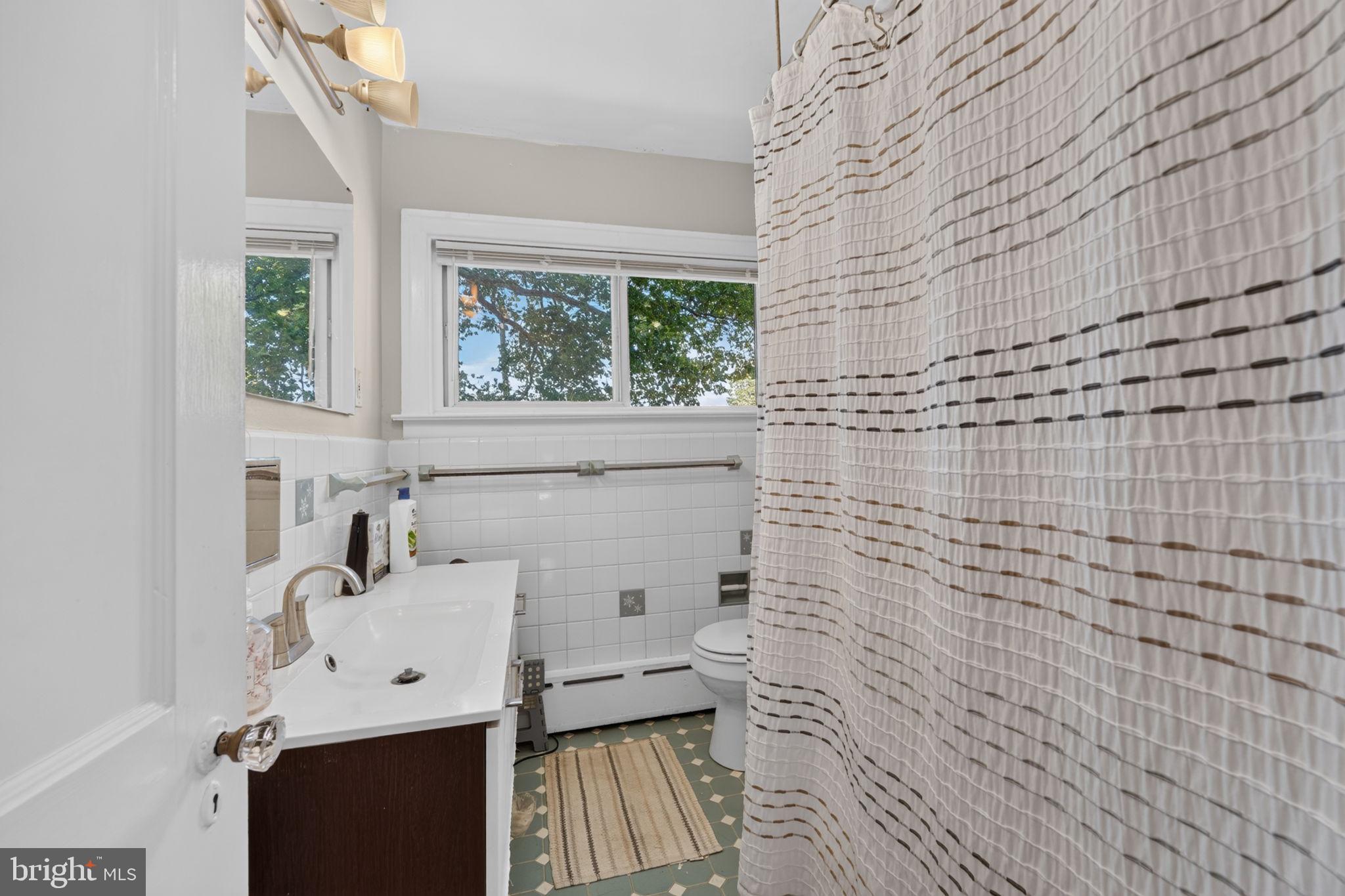 51 Windsor Avenue Upper Darby, PA 19082 - Photo 30 of 37
