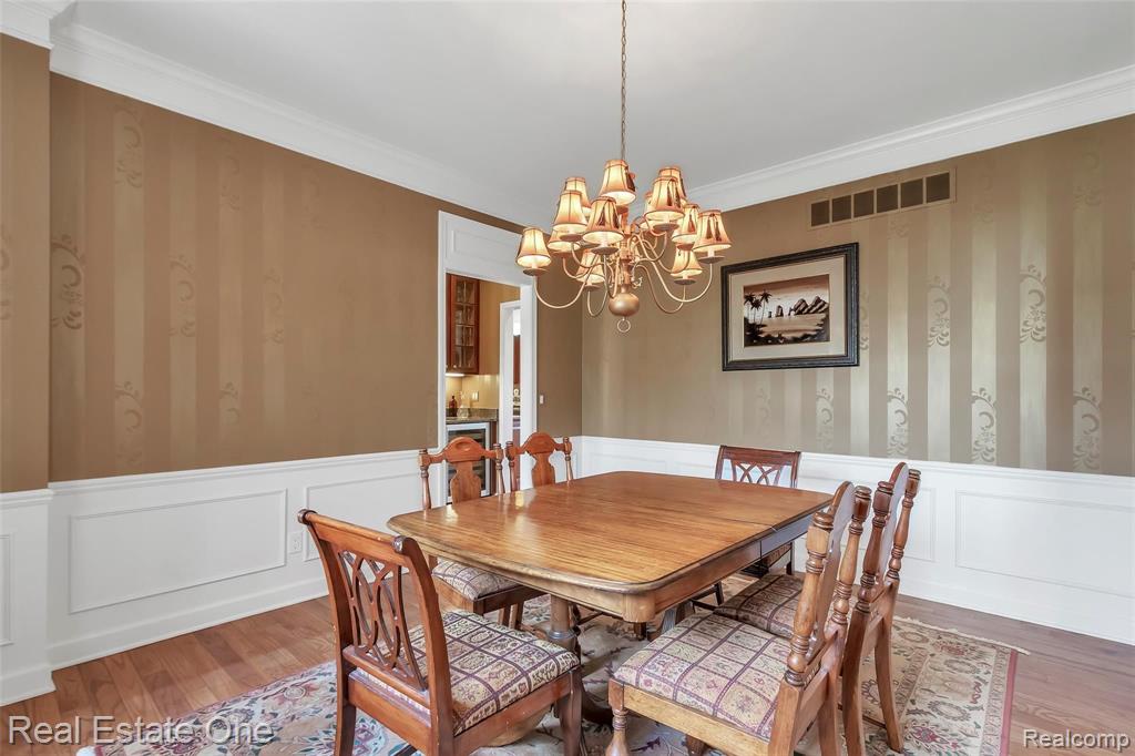 5867 Stonehaven Boulevard Rochester, MI 48306 - Photo 11 of 74