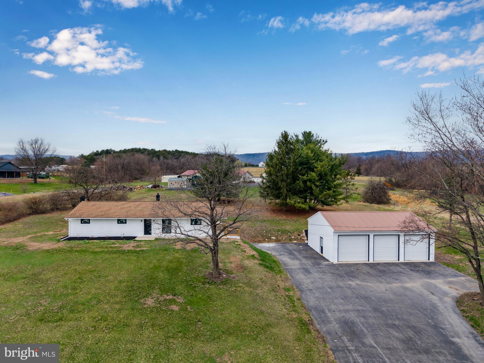 421 North Middleton Road Carlisle, PA 17013 - Photo 4 of 35 Gallery Image 4
