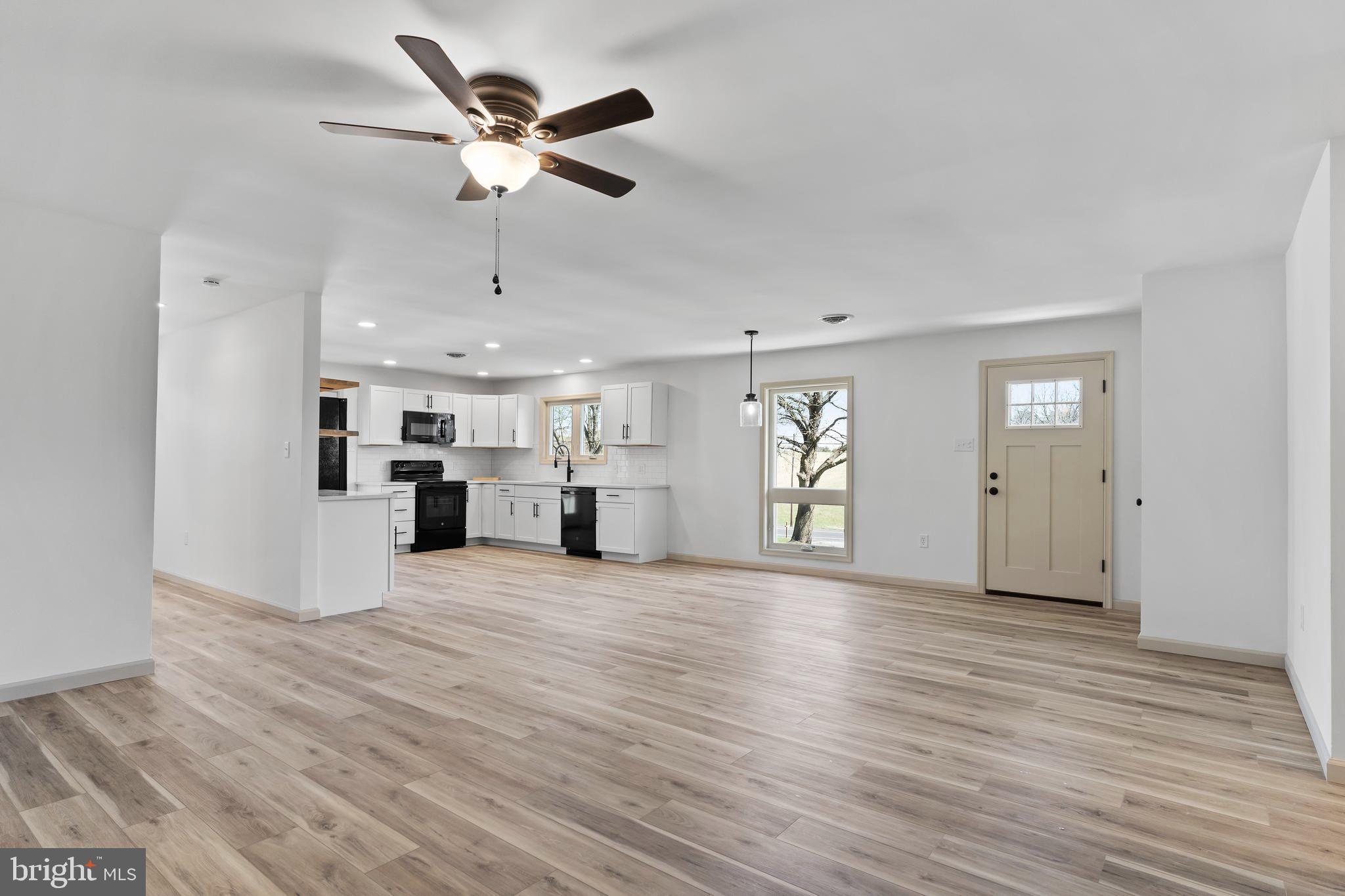 421 North Middleton Road Carlisle, PA 17013 - Photo 8 of 35 Gallery Image 8