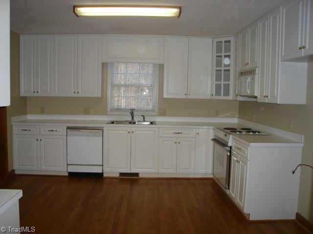 305 Ridgeland Drive High Point, NC 27262 - Photo 2 of 8 Other. Kitchen; new cabinet fronts