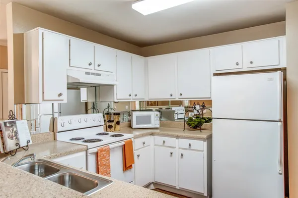 $1,186 | 10221 Centrepark Drive, Unit A427, Houston, TX 77043