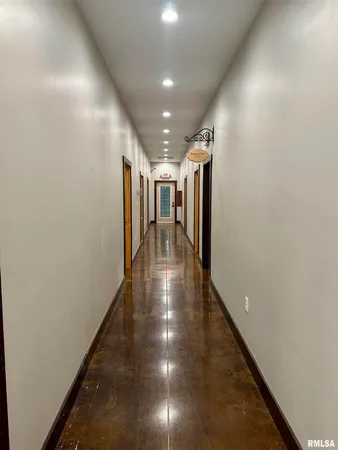 $439,900 | 20 Ashley Lane, Casey, IL 62420