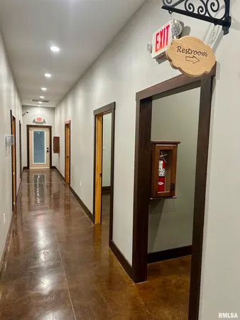 $439,900 | 20 Ashley Lane, Casey, IL 62420