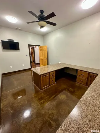 $439,900 | 20 Ashley Lane, Casey, IL 62420