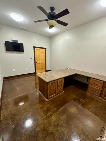 $439,900 | 20 Ashley Lane, Casey, IL 62420