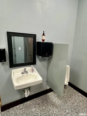 a view of a backyard with green space