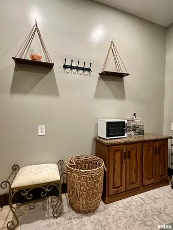$439,900 | 20 Ashley Lane, Casey, IL 62420