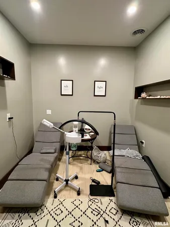 $439,900 | 20 Ashley Lane, Casey, IL 62420