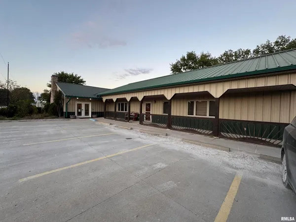 $439,900 | 20 Ashley Lane, Casey, IL 62420