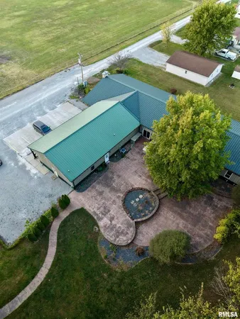 $439,900 | 20 Ashley Lane, Casey, IL 62420