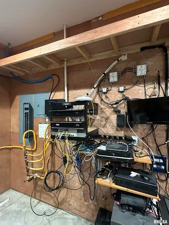 $439,900 | 20 Ashley Lane, Casey, IL 62420