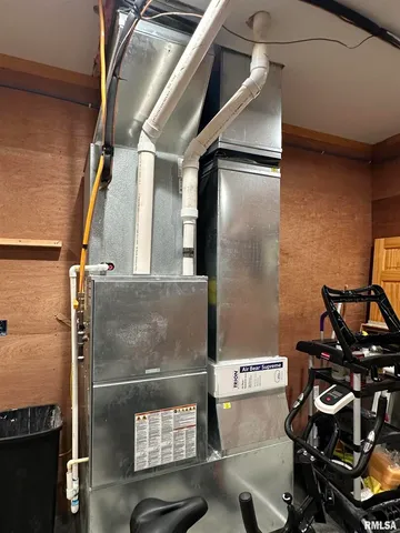 $439,900 | 20 Ashley Lane, Casey, IL 62420