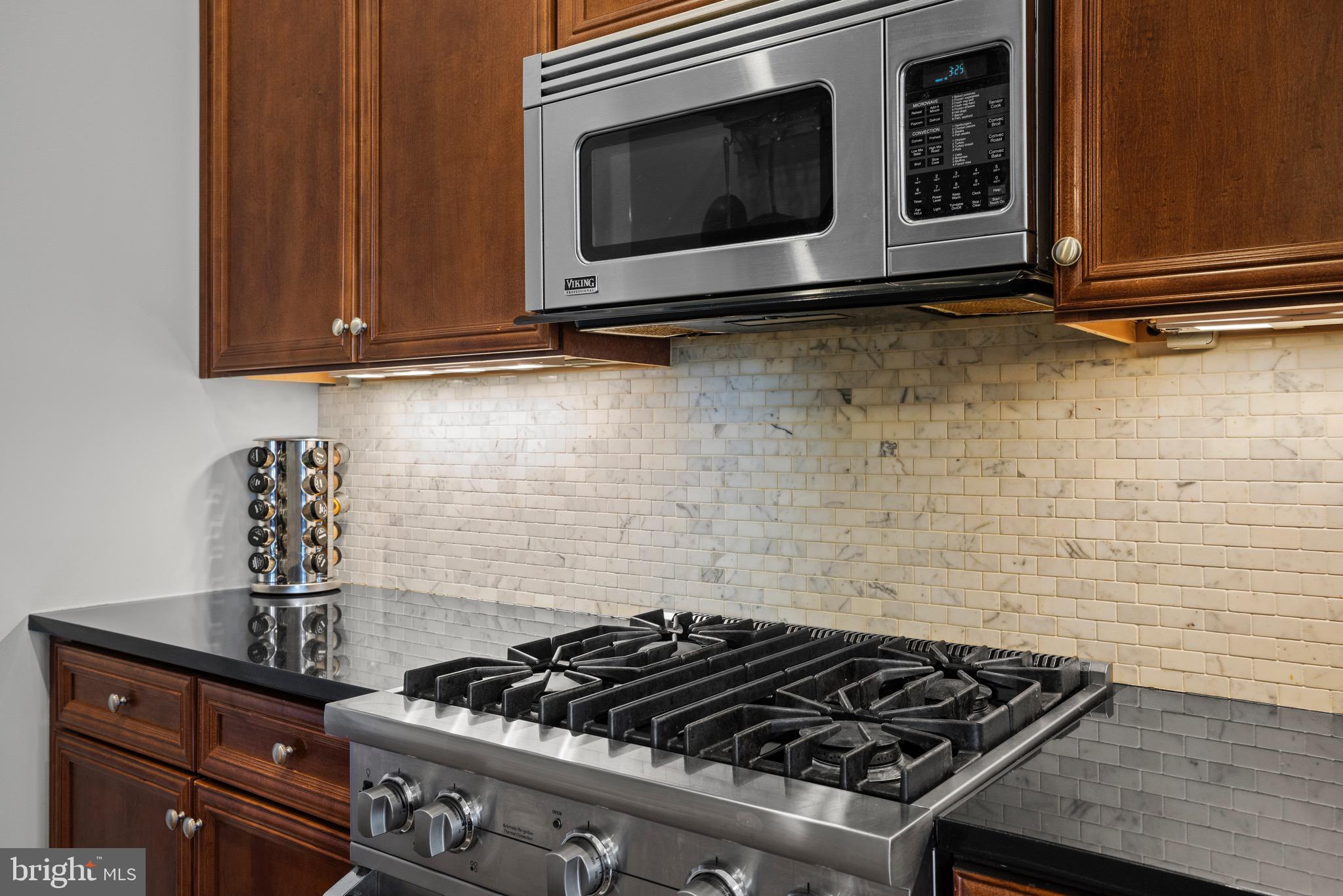 1232 4th Street Northwest, Unit 2 Washington, DC 20001 - Photo 9 of 21 Viking Range & Microwave
