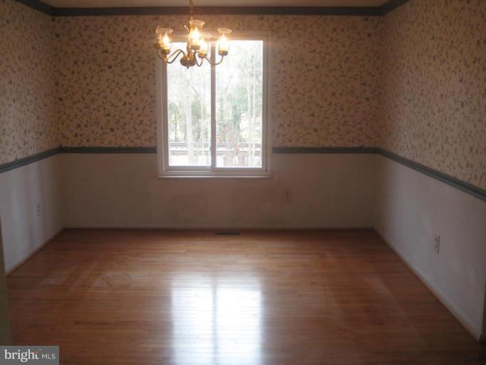 5762 Heming Avenue Springfield, VA 22151 - Photo 5 of 10 Dining Area