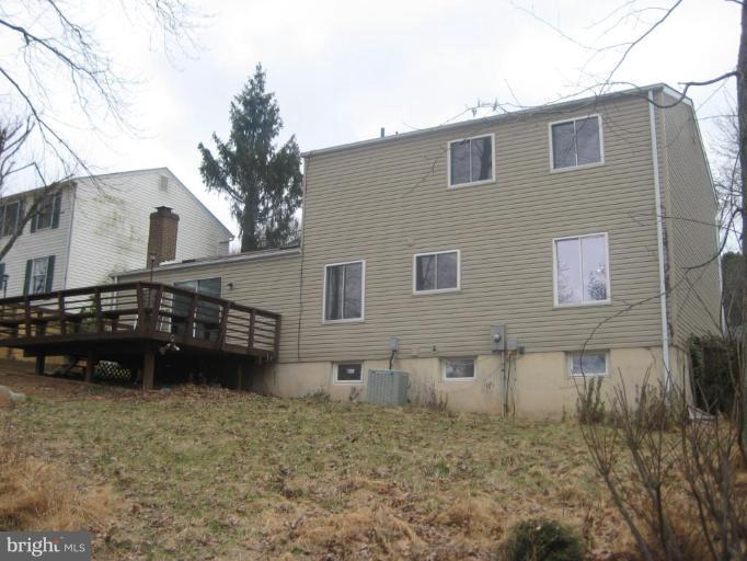 5762 Heming Avenue Springfield, VA 22151 - Photo 10 of 10 Exterior (Rear)