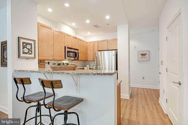 $1,000,000 | 2200 17th Street Northwest, Unit 201, Washington, DC 20009
