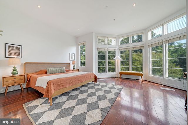 $1,000,000 | 2200 17th Street Northwest, Unit 201, Washington, DC 20009