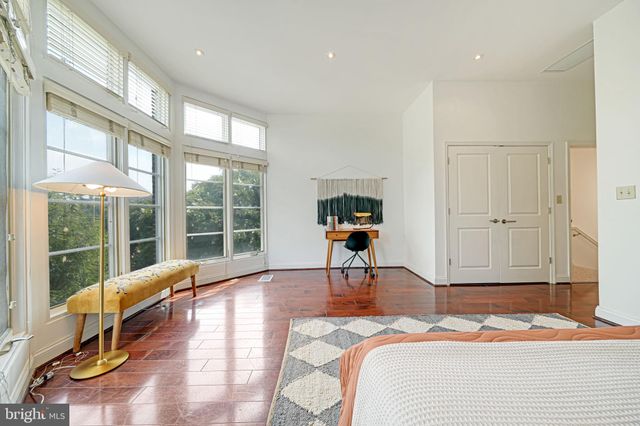 $1,000,000 | 2200 17th Street Northwest, Unit 201, Washington, DC 20009